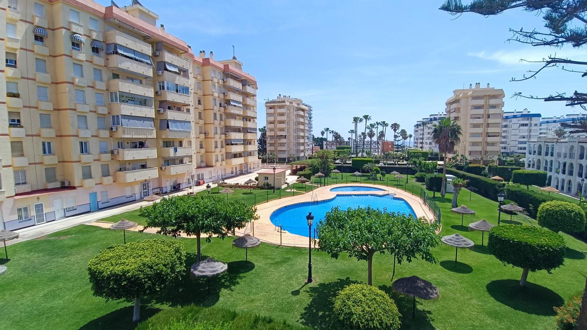 Andalucia Beach & Garden Apartment เบนัลมาเดนา ภายนอก รูปภาพ